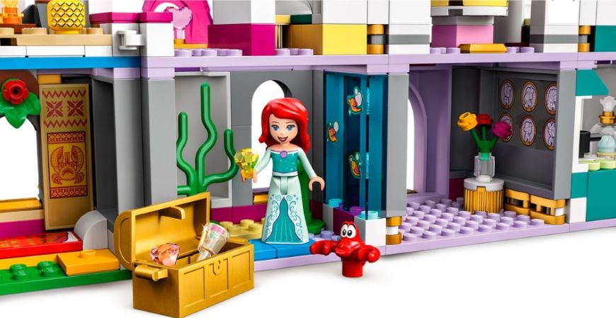 Блоковий конструктор LEGO Замок неймовірних пригод (43205)