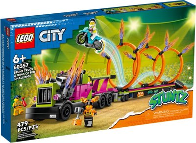 Блоковий конструктор LEGO City Завдання із каскадерською вантажівкою та вогняним колом (60357)
