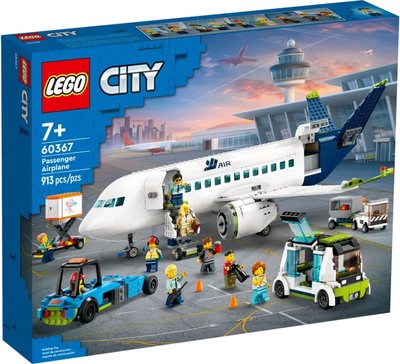 Блоковий конструктор LEGO Пасажирський літак (60367)