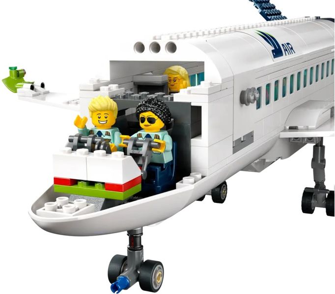 Блоковий конструктор LEGO Пасажирський літак (60367)