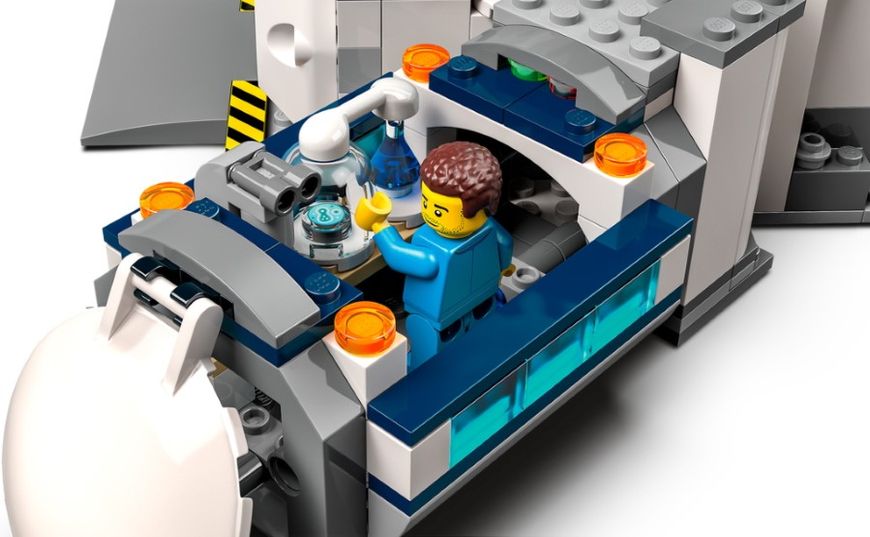 Блоковий конструктор LEGO City Space Місячна наукова база (60350)